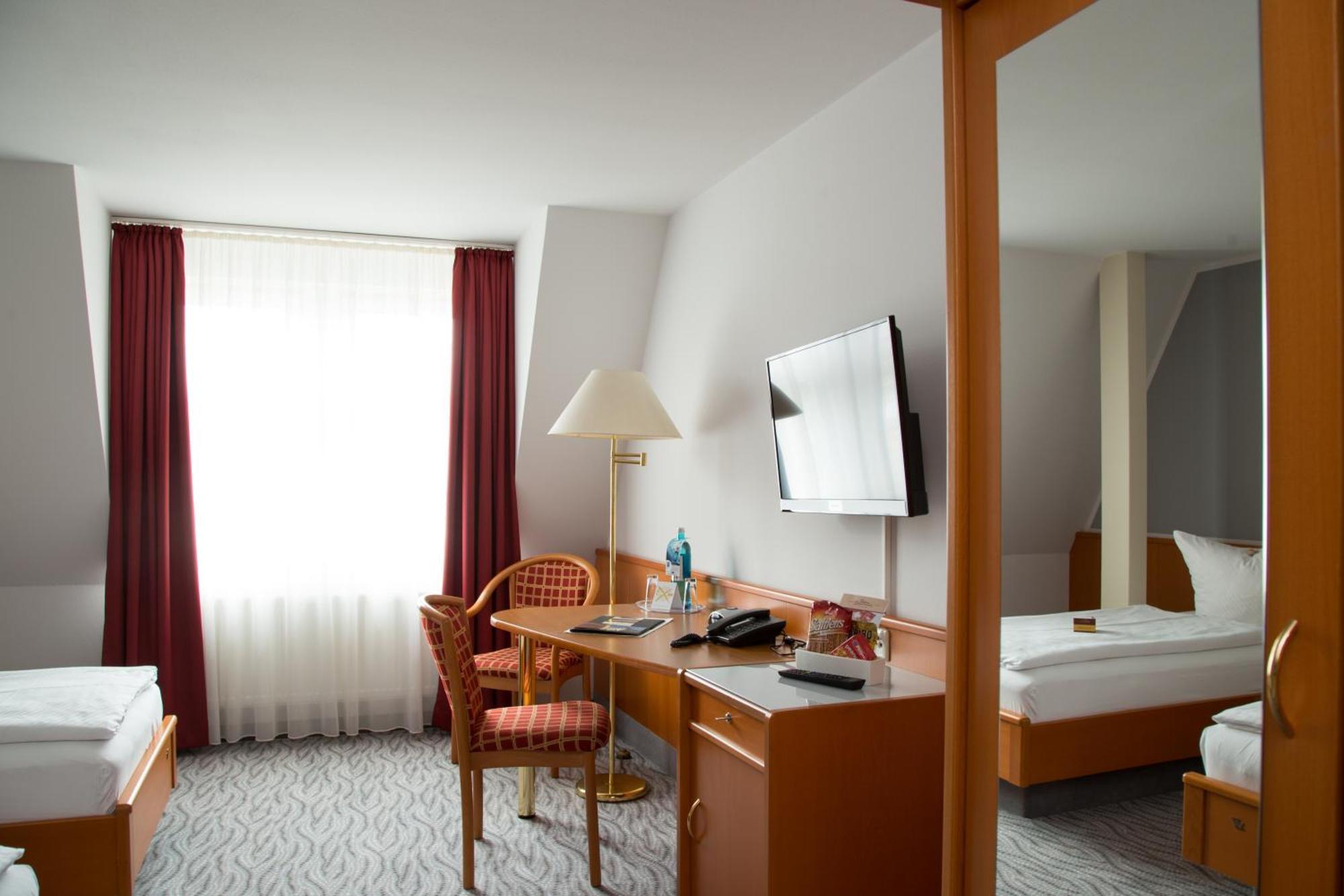 Hotel Kaiserhof Радеберг Стая снимка