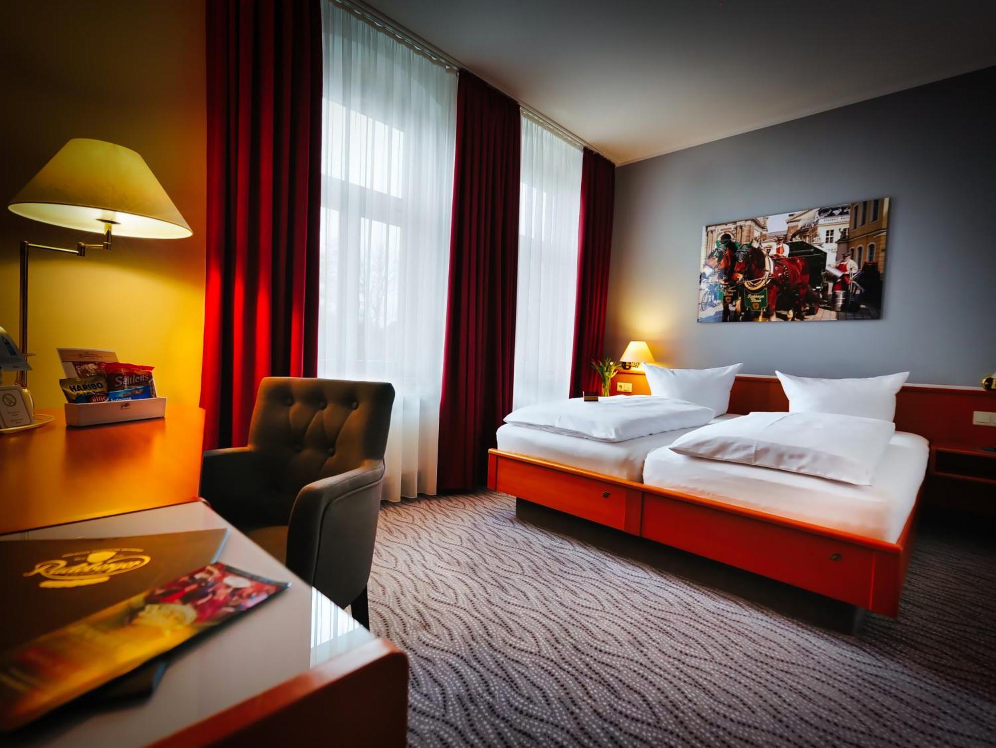 Hotel Kaiserhof Радеберг Екстериор снимка