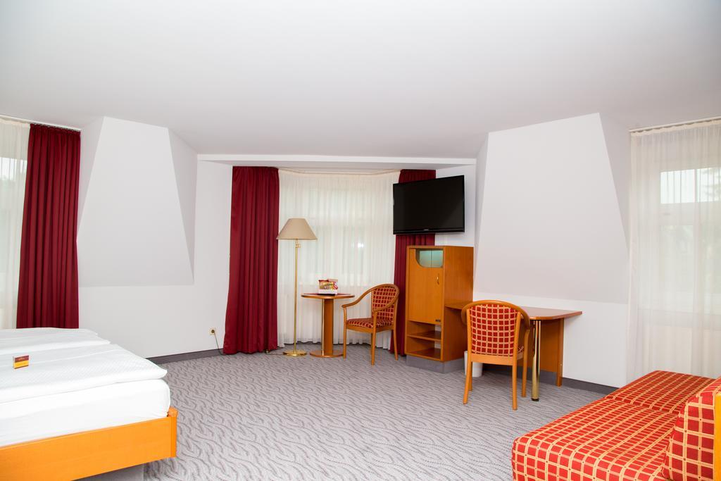 Hotel Kaiserhof Радеберг Стая снимка