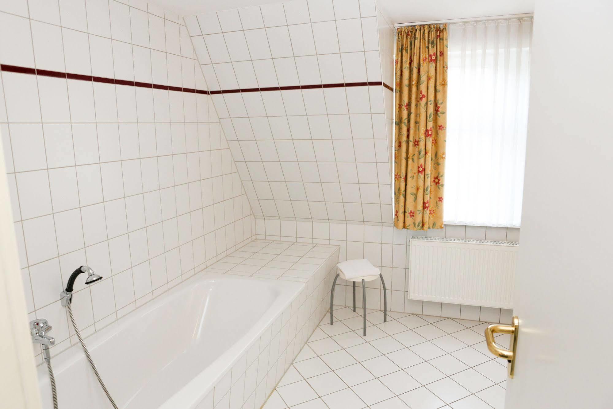 Hotel Kaiserhof Радеберг Екстериор снимка